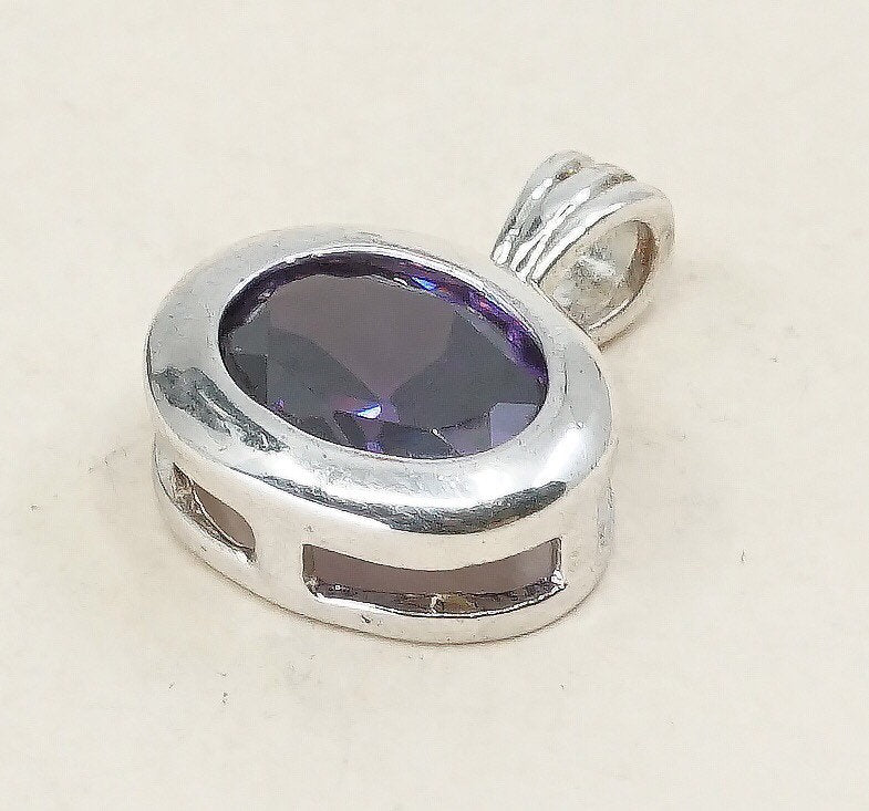 VTG sterling silver pendant, 925 silver pendant, oval shaped amethyst, shiny