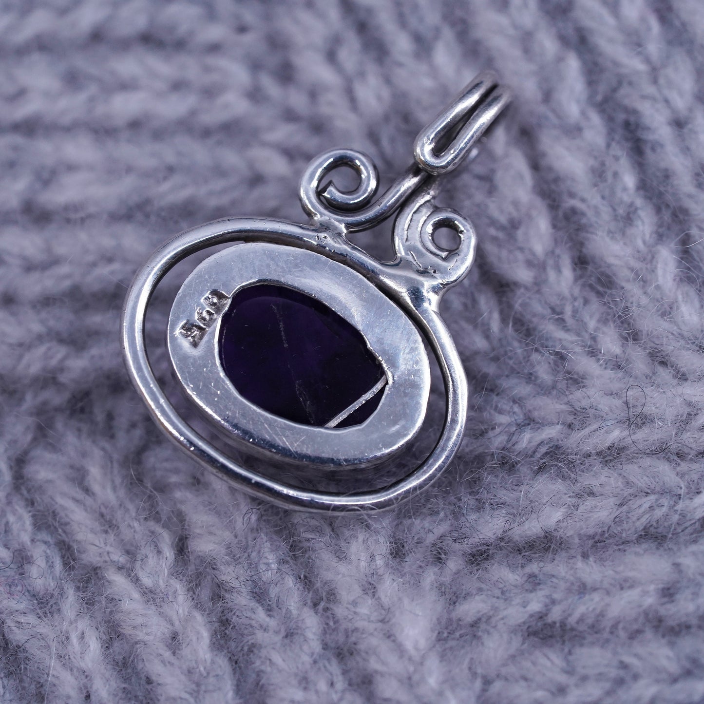 Vintage sterling 925 silver handmade pendant with oval amethyst
