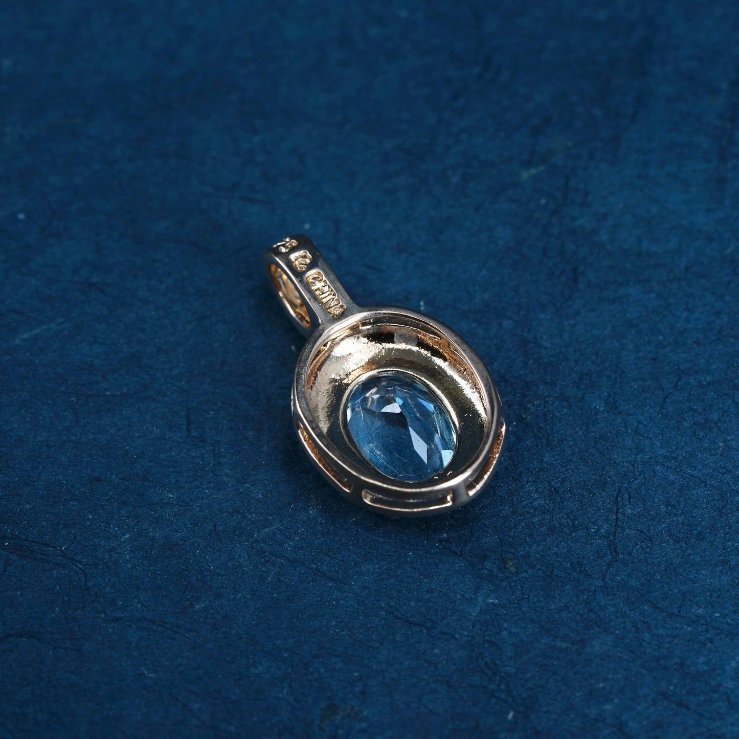 vermeil yellow gold over Sterling 925 silver pendant with blue topaz diamond