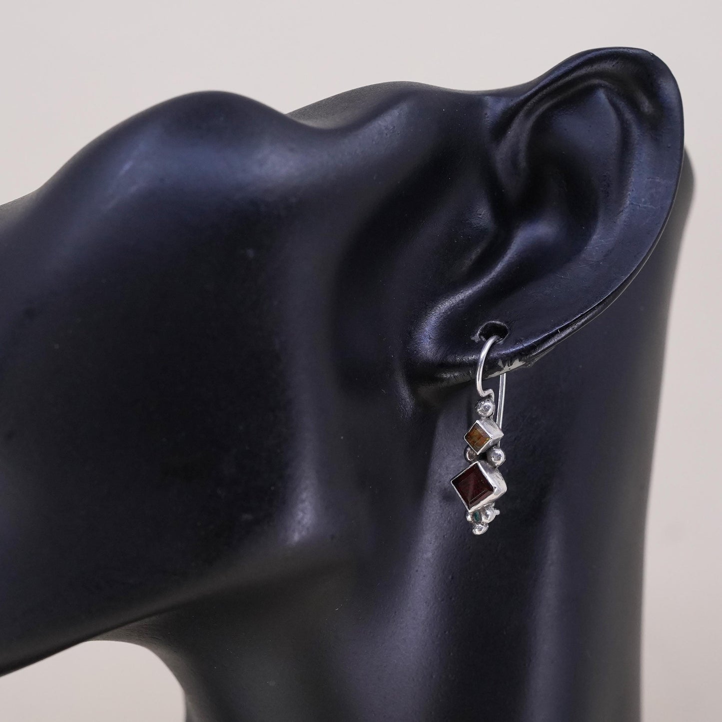 Vintage Sterling 925 Silver Dangle single earring with garnet and citrine