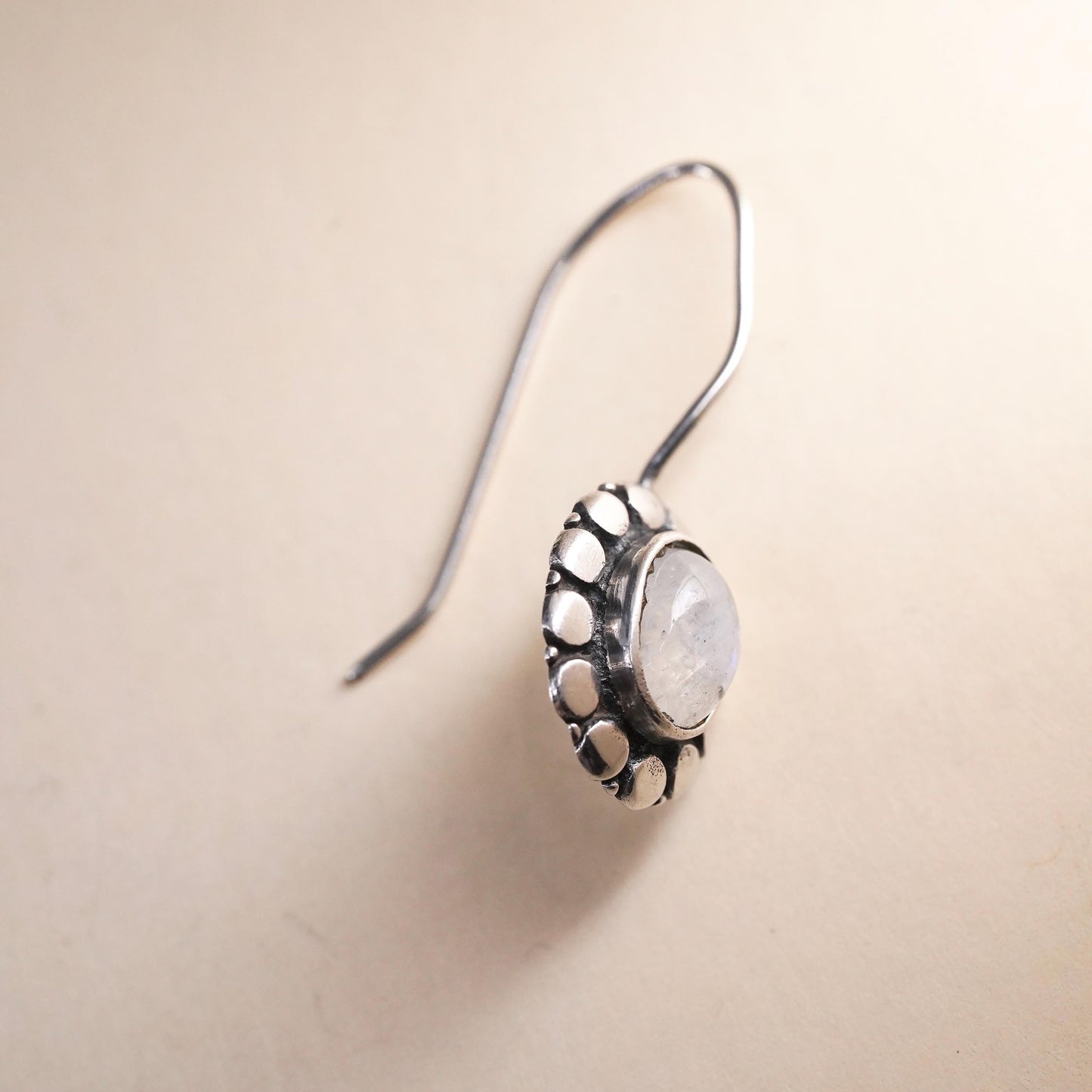 Vintage Sterling 925 silver handmade single earring with oval moonstone