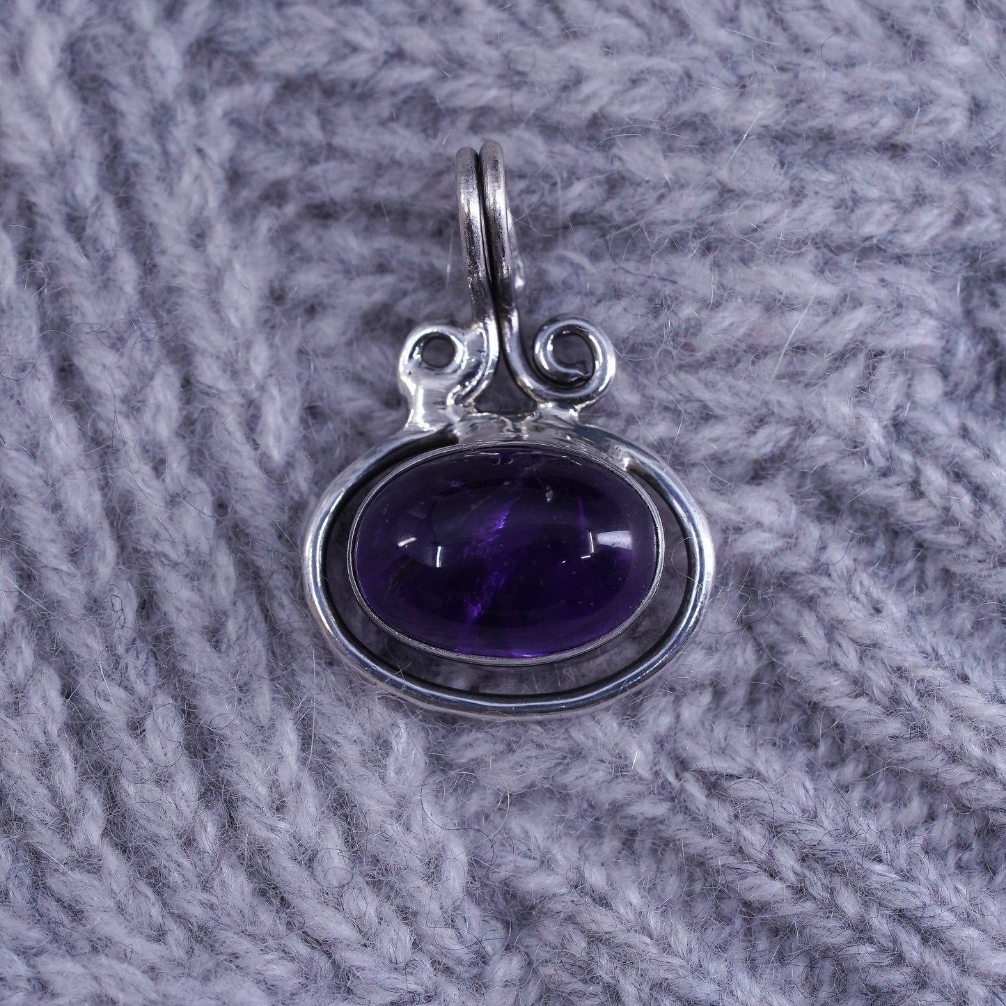 Vintage sterling 925 silver handmade pendant with oval amethyst