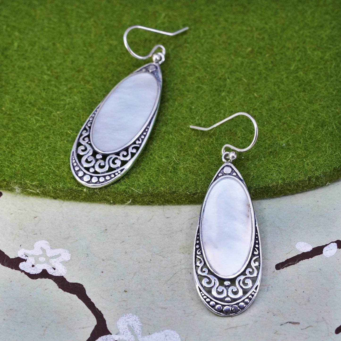 Vintage sterling 925 silver Bali teardrop earrings with mother of pearl drop