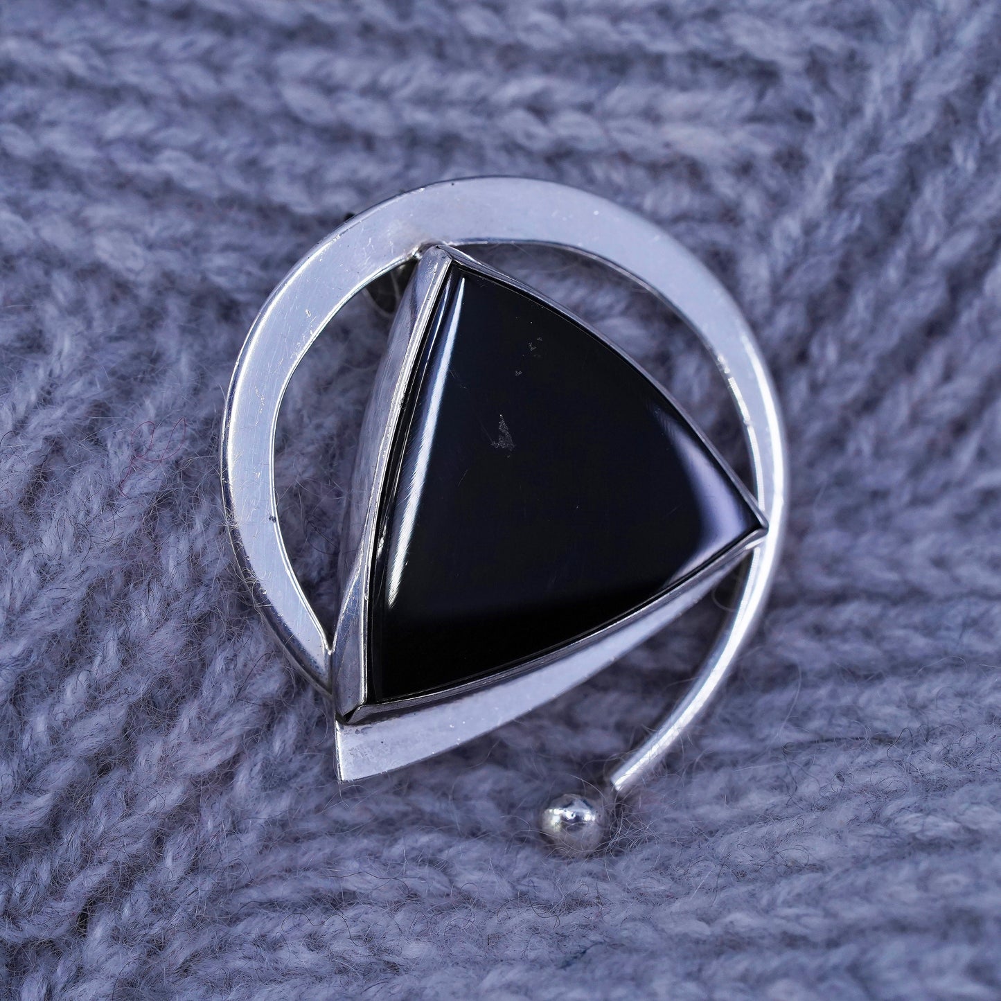 Vintage southwestern modern Sterling 925 silver pendant with triangular onyx