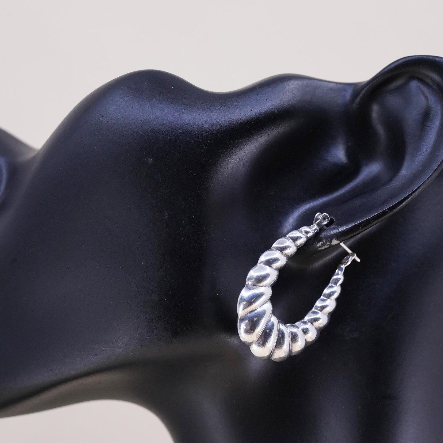 1.25", Vintage sterling silver loop single earring, fashion ribbed hoop