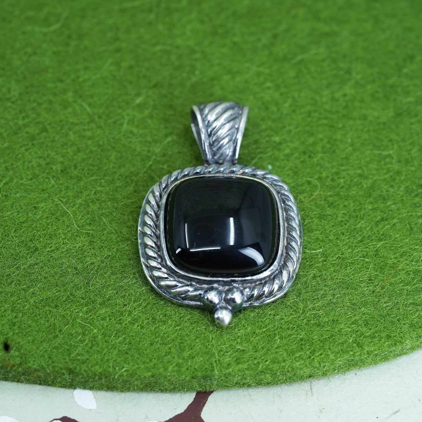 vintage handmade sterling 925 silver pendant with oval black onyx cable around