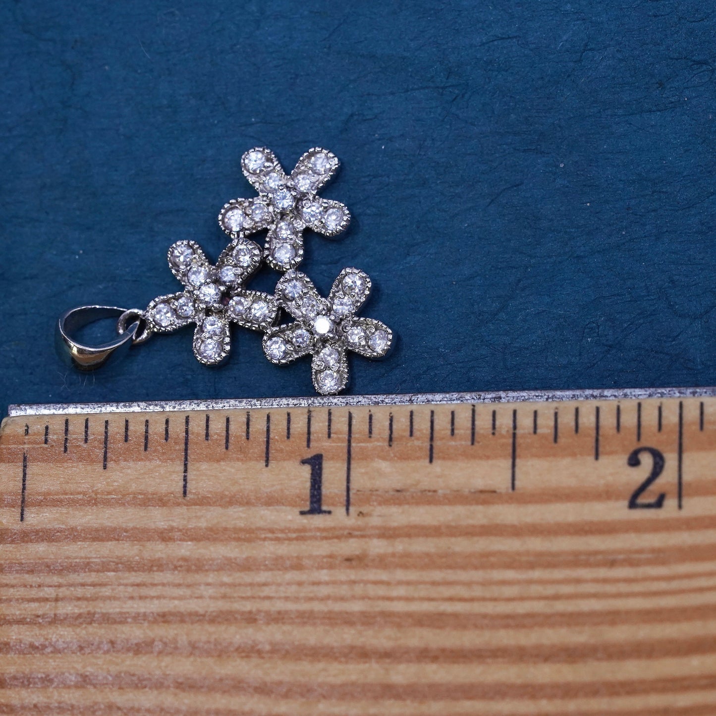 Vintage sterling silver handmade pendant, 925 flower circle with cz