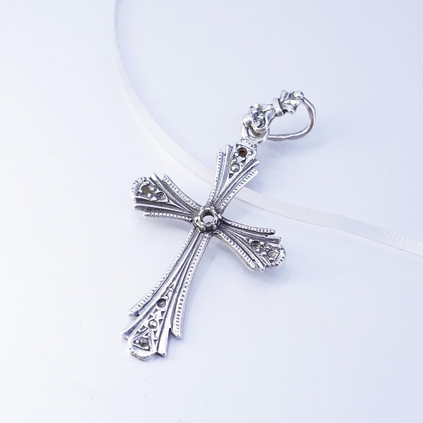 Vintage sterling 925 silver cross pendant