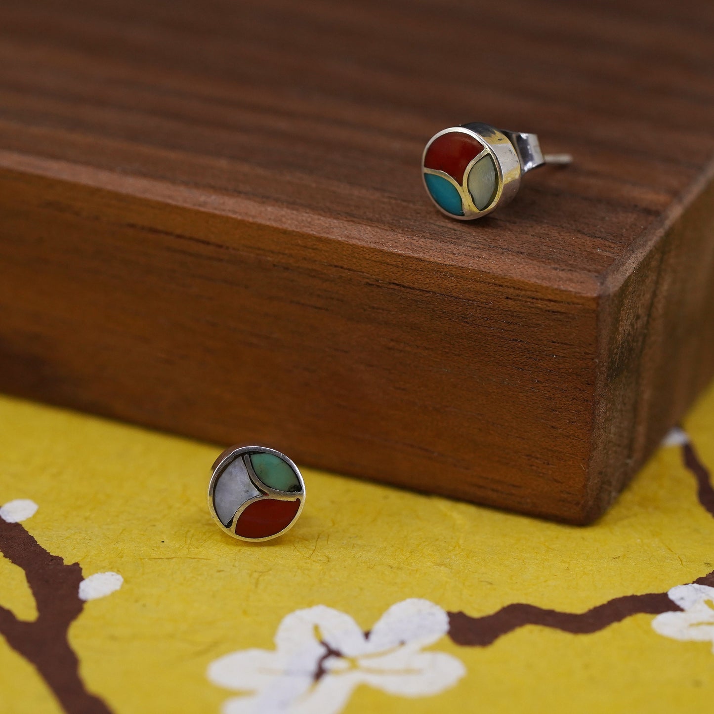 Zuni, Native American Sterling 925 silver zuni round earrings turquoise coral