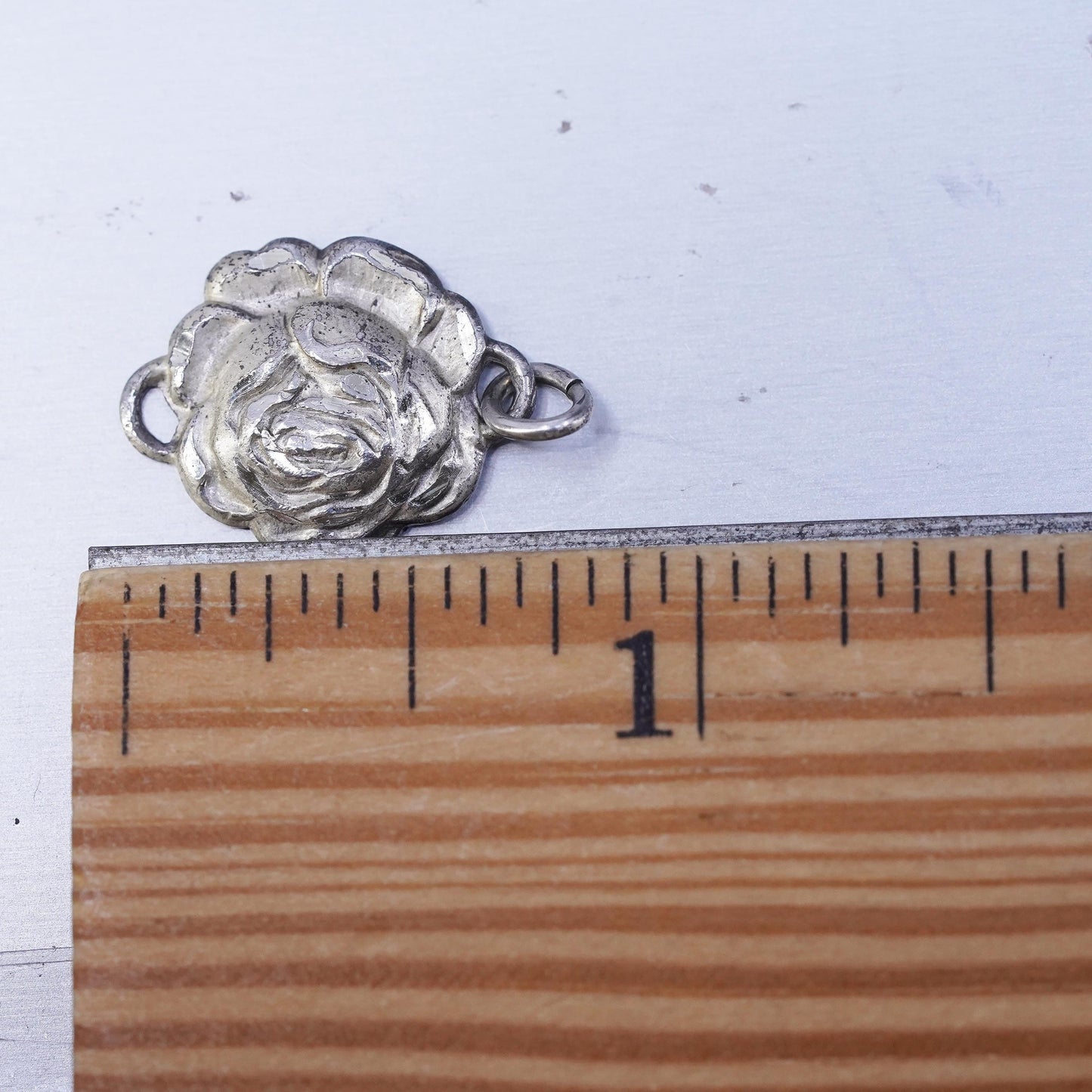 Vinatge Sterling 925 silver flower charm pednant, stamped sterling