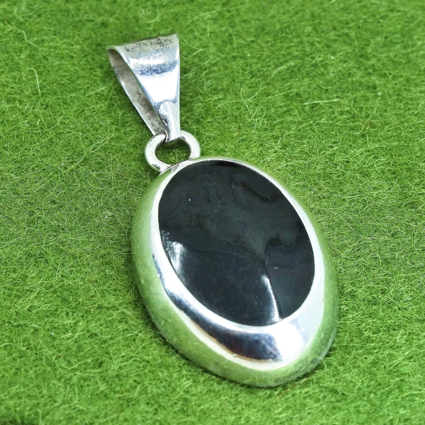 Vintage Mexico Sterling 925 silver handmade pendant with oval onyx