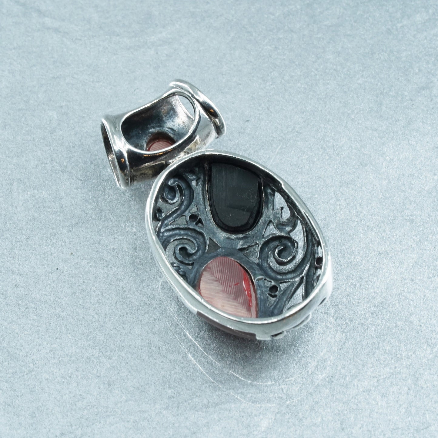 Vintage handmade sterling 925 silver filigree pendant with black red onyx