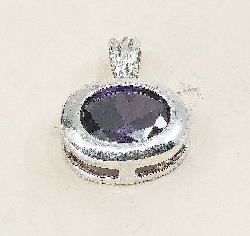 VTG sterling silver pendant, 925 silver pendant, oval shaped amethyst, shiny