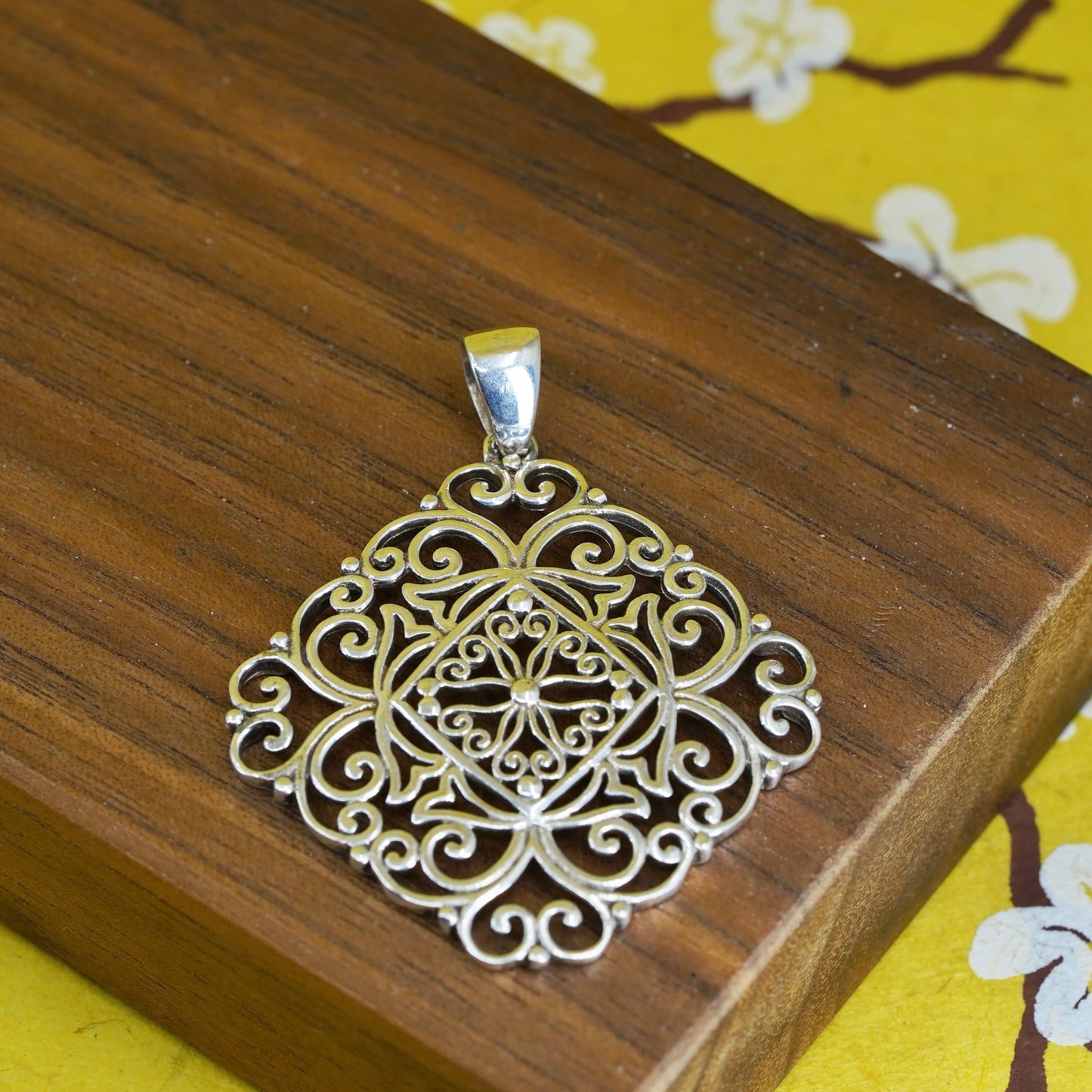 Vintage Sterling 925 silver handmade pendant, filigree diamond pendant