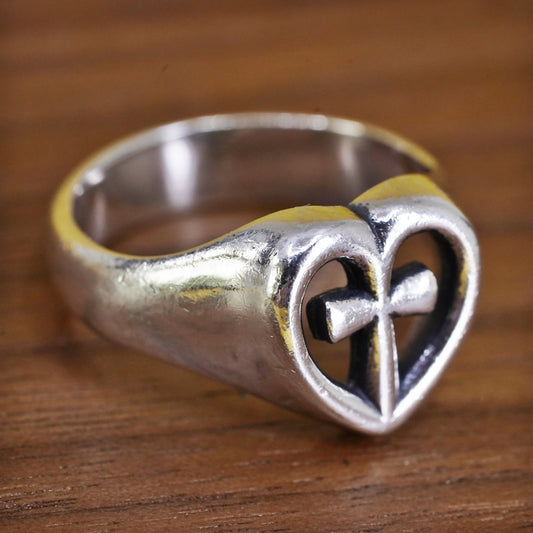 Size 8, vintage James Avery Sterling silver ring, 925 band with cross heart