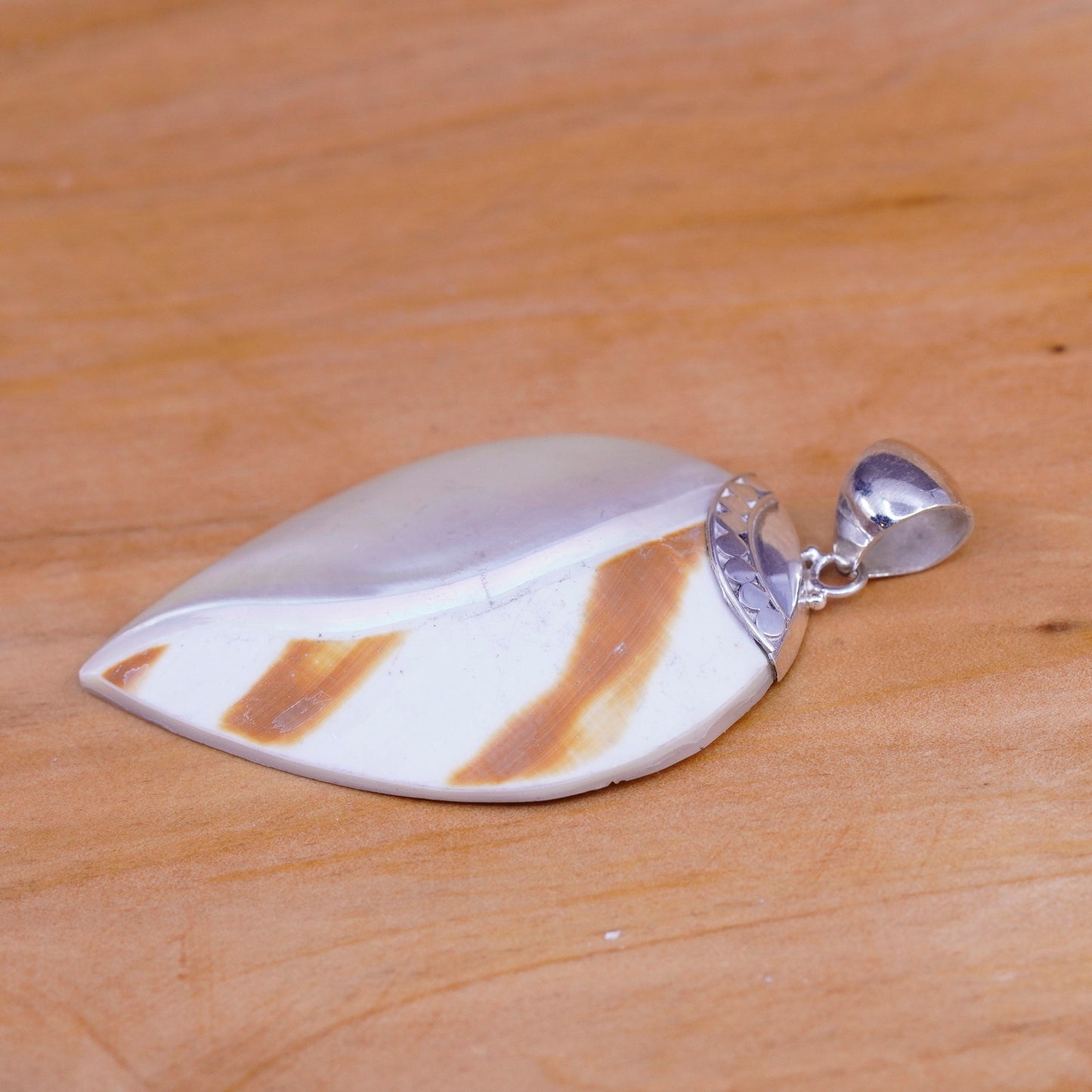 Vintage Sterling 925 silver handmade pendant with teardrop mother of pearl