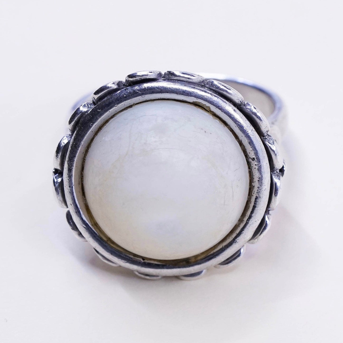 Size 8, vtg sterling silver handmade crown cocktail ring w/ mother of pearl