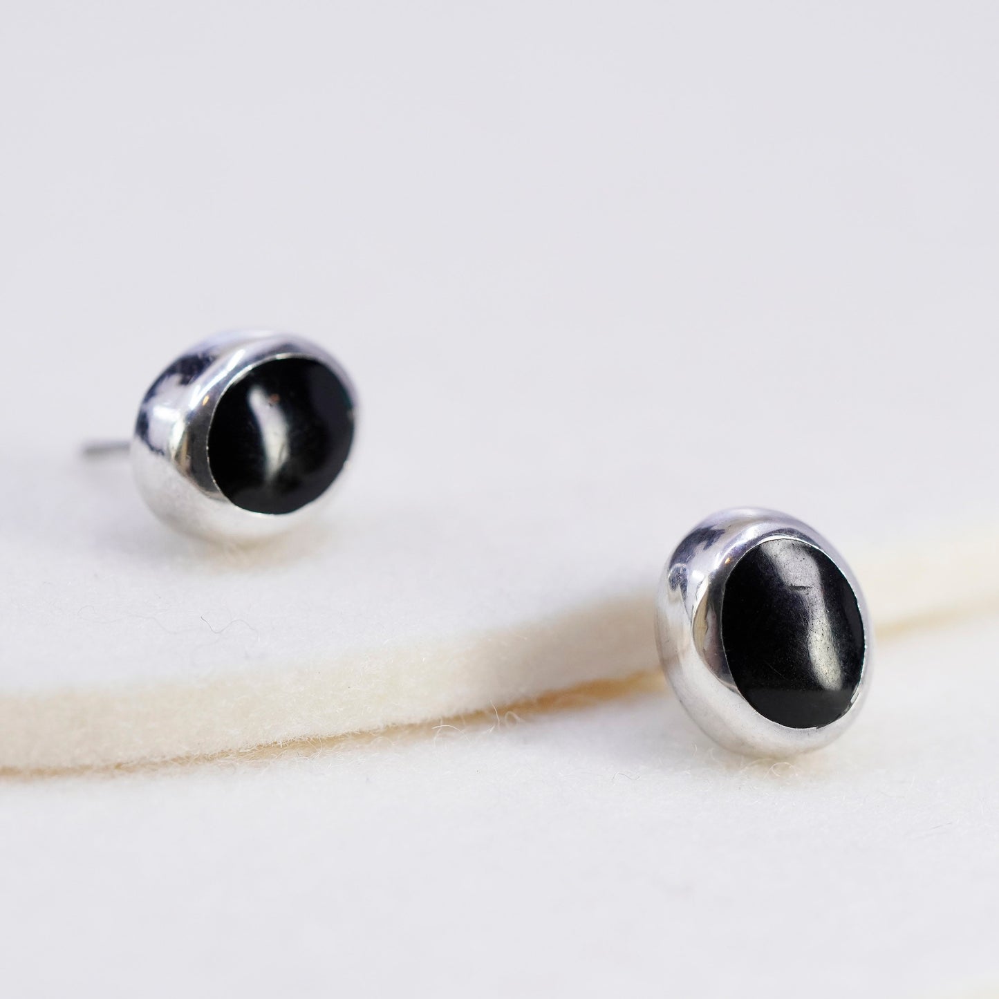 Vintage Sterling 925 silver handmade earrings, round studs with onyx