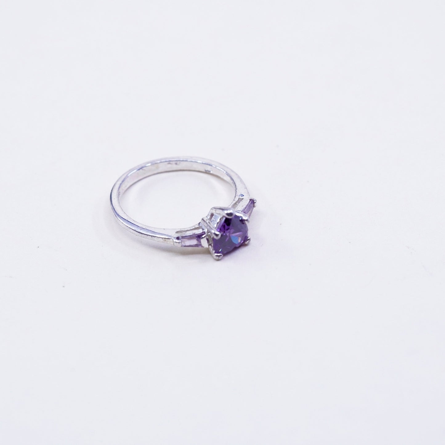 Size 6.25, vintage Sterling 925 silver ring with amethyst heart and Cz