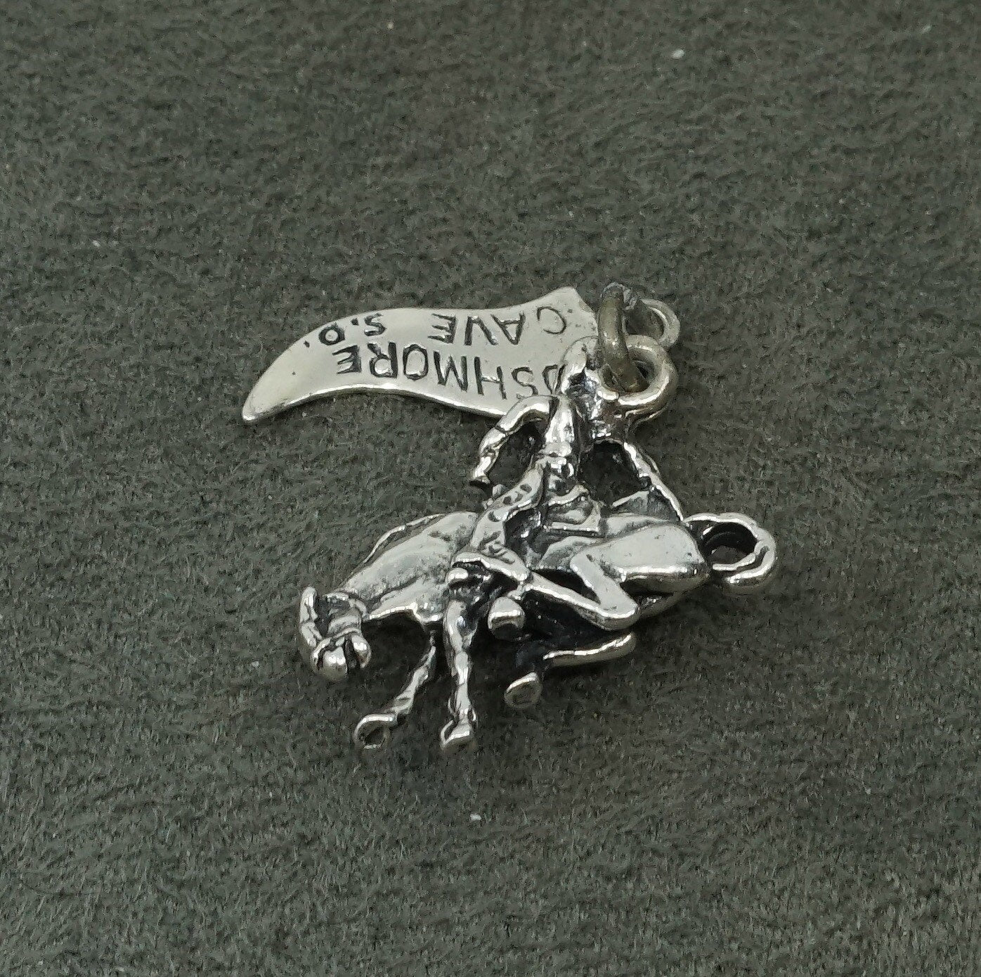 vtg Sterling silver handmade charm, 925 horse pendant P Rushmore cave so