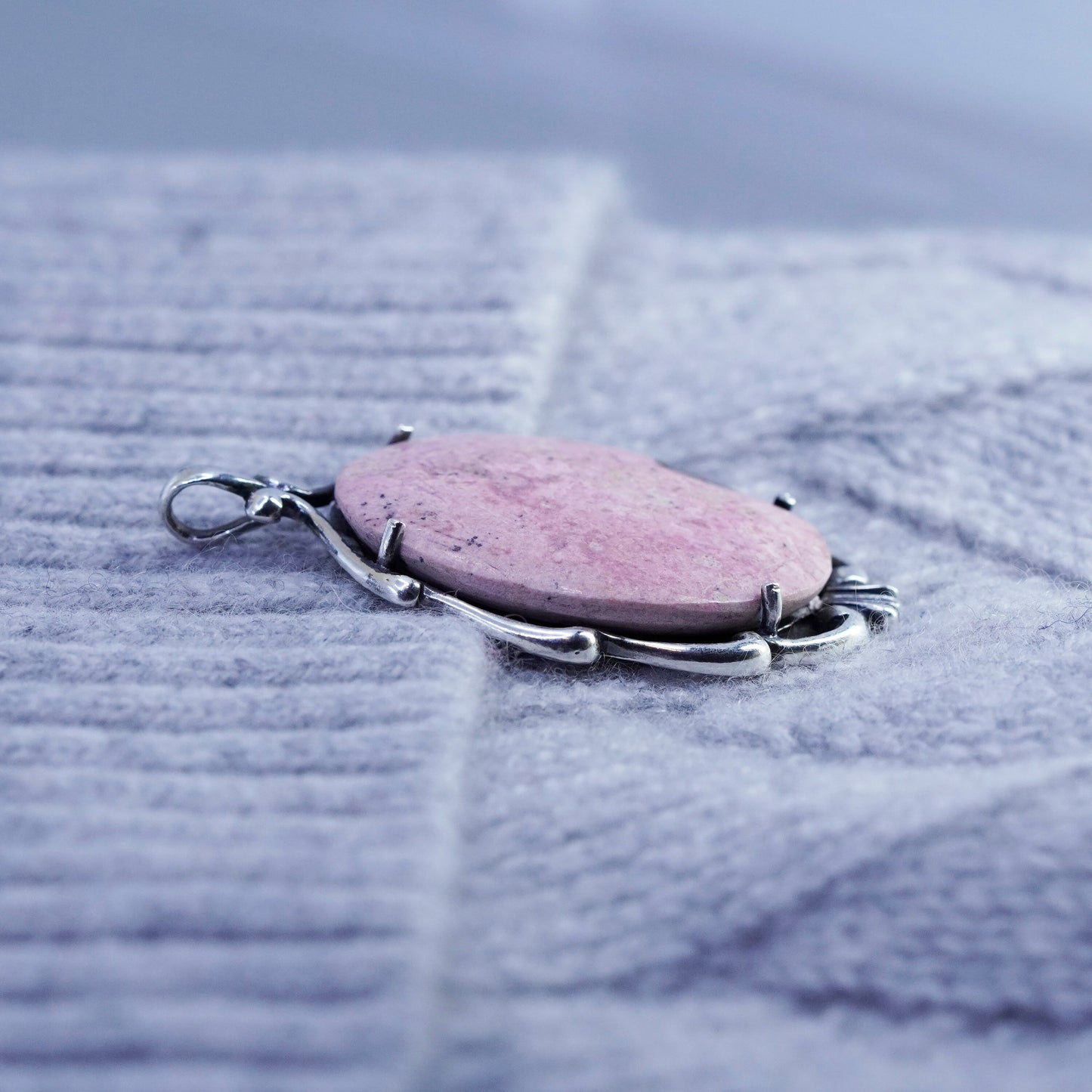 Vintage sterling 925 silver pendant with pink jasper