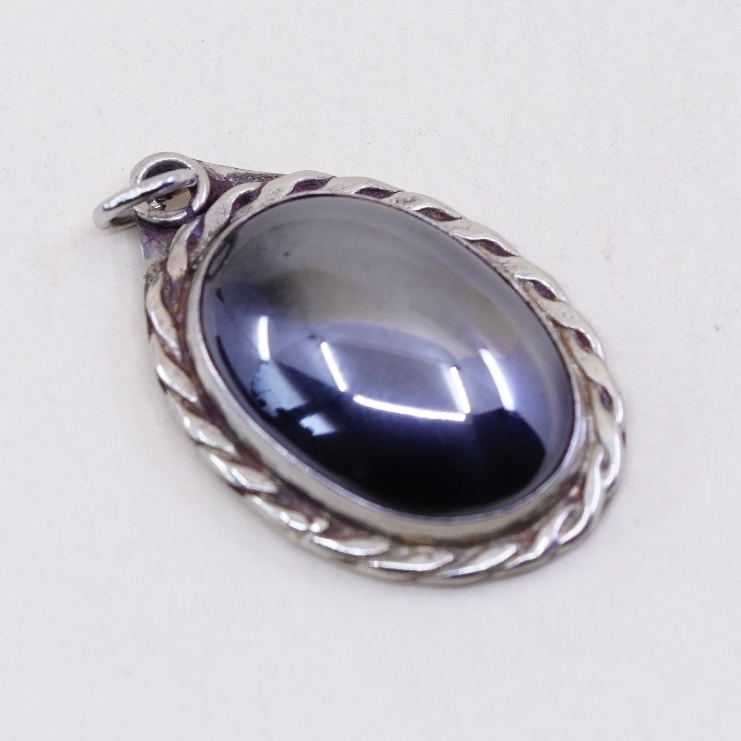 Vintage Sterling 925 silver pendant with oval shaped hematite