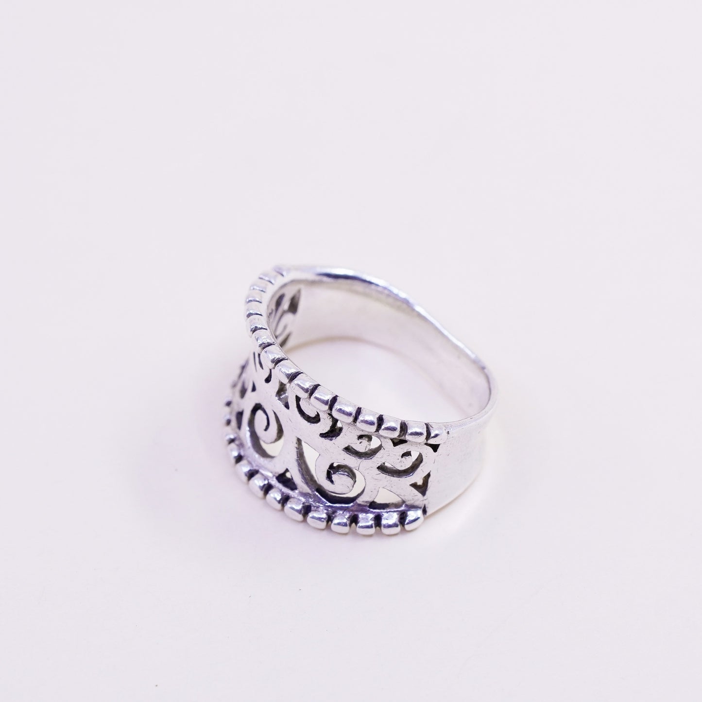 Size 7.5, vtg Sterling silver handmade ring, 925 wide band Filigree swirl beads