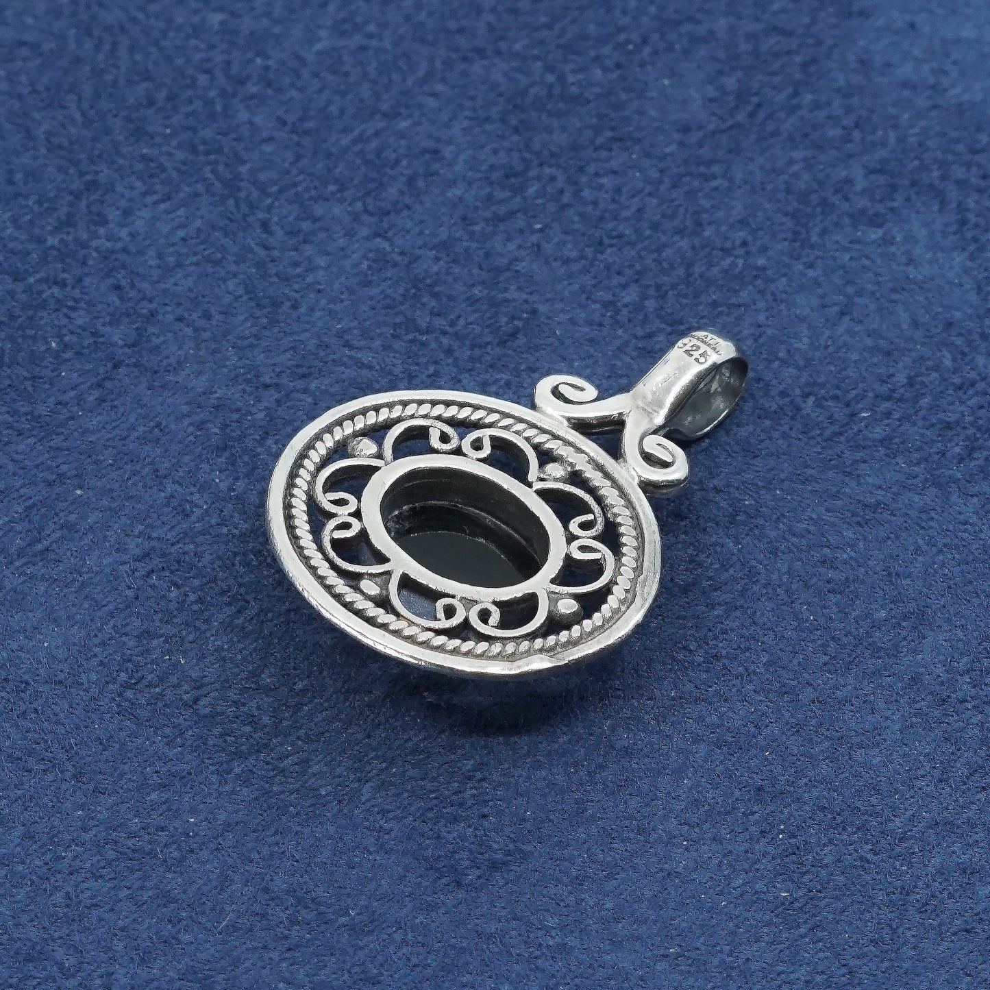 vtg Sterling silver handmade, 925 filigree bali w/ Oval obsidian pendant