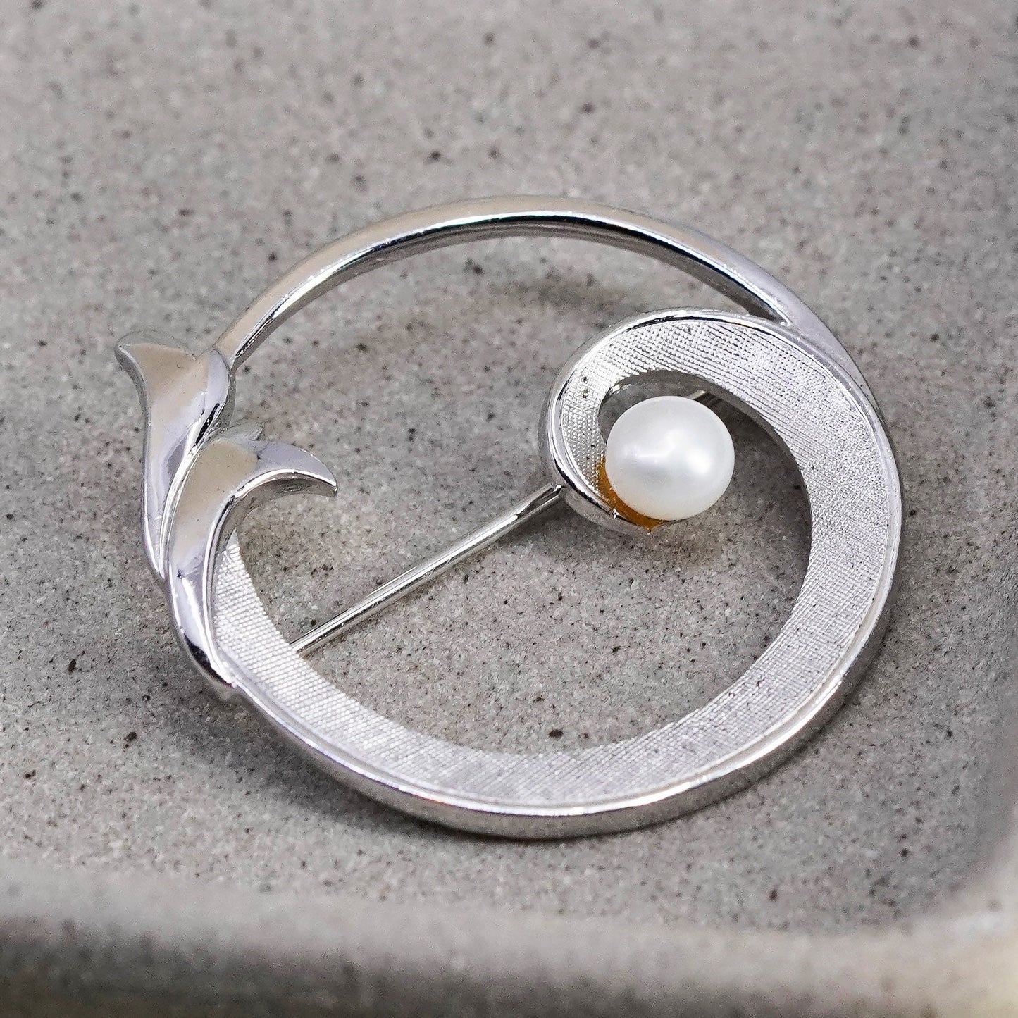 Vintage Sterling 925 silver handmade circle brooch pendant with pearl, elegant