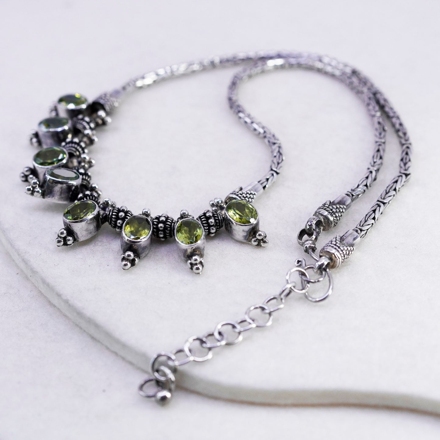 17+2” southwestern Sterling 925 silver bold birdcage Byzantine necklace peridot