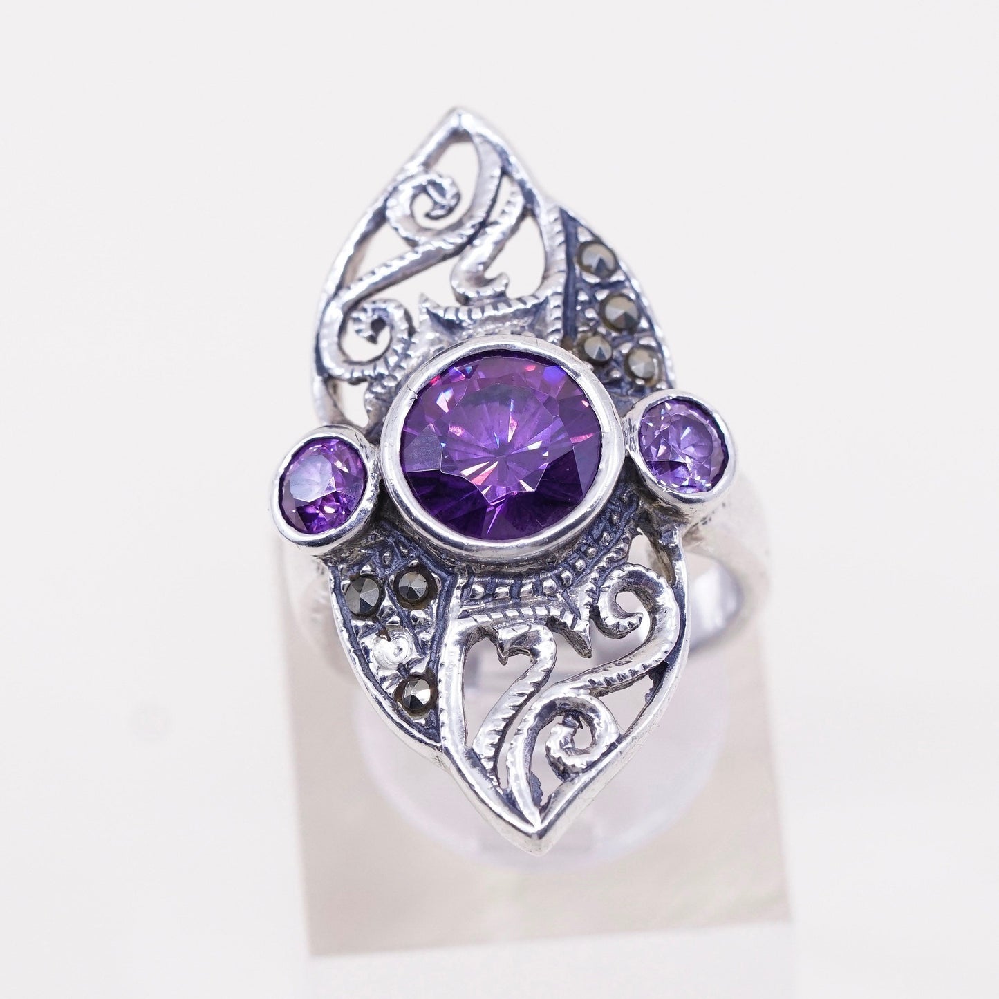 Size 5.5, vtg sterling silver handmade ring, 925 with amethyst and marcasite