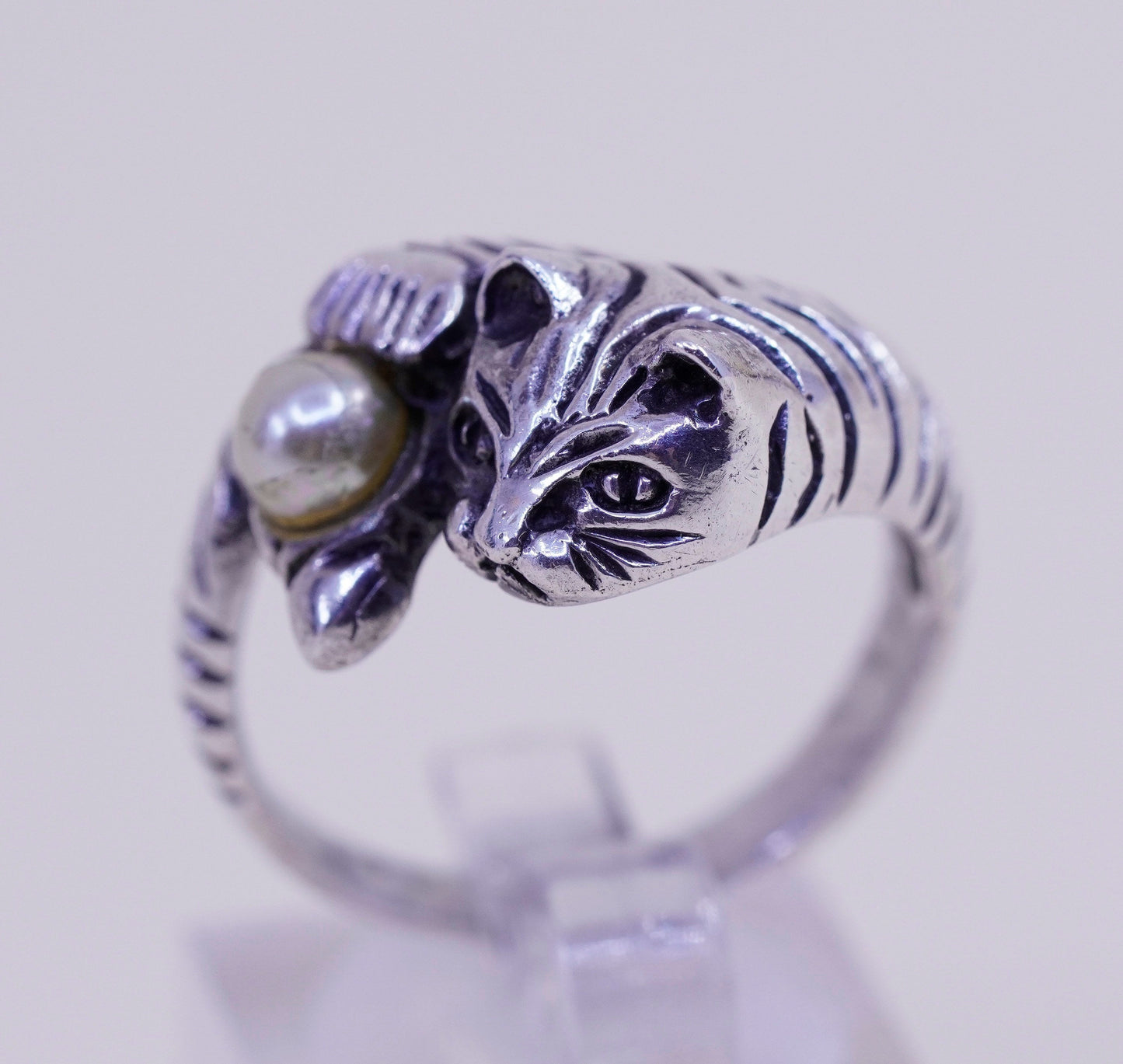 Size 9, vintage Sterling 925 silver handmade cat ring with faux pearl