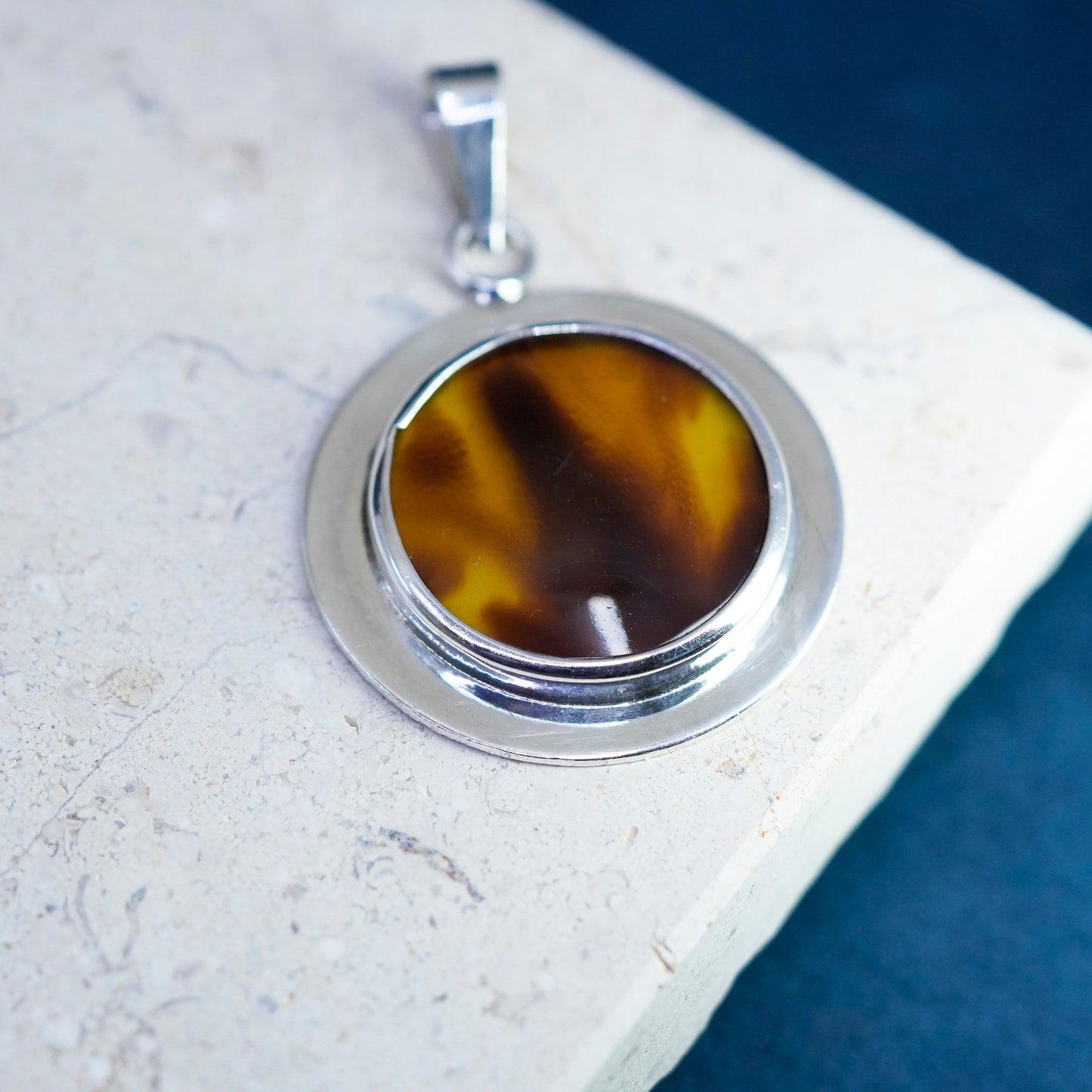 Vintage Sterling 925 silver handmade round pendant with amber