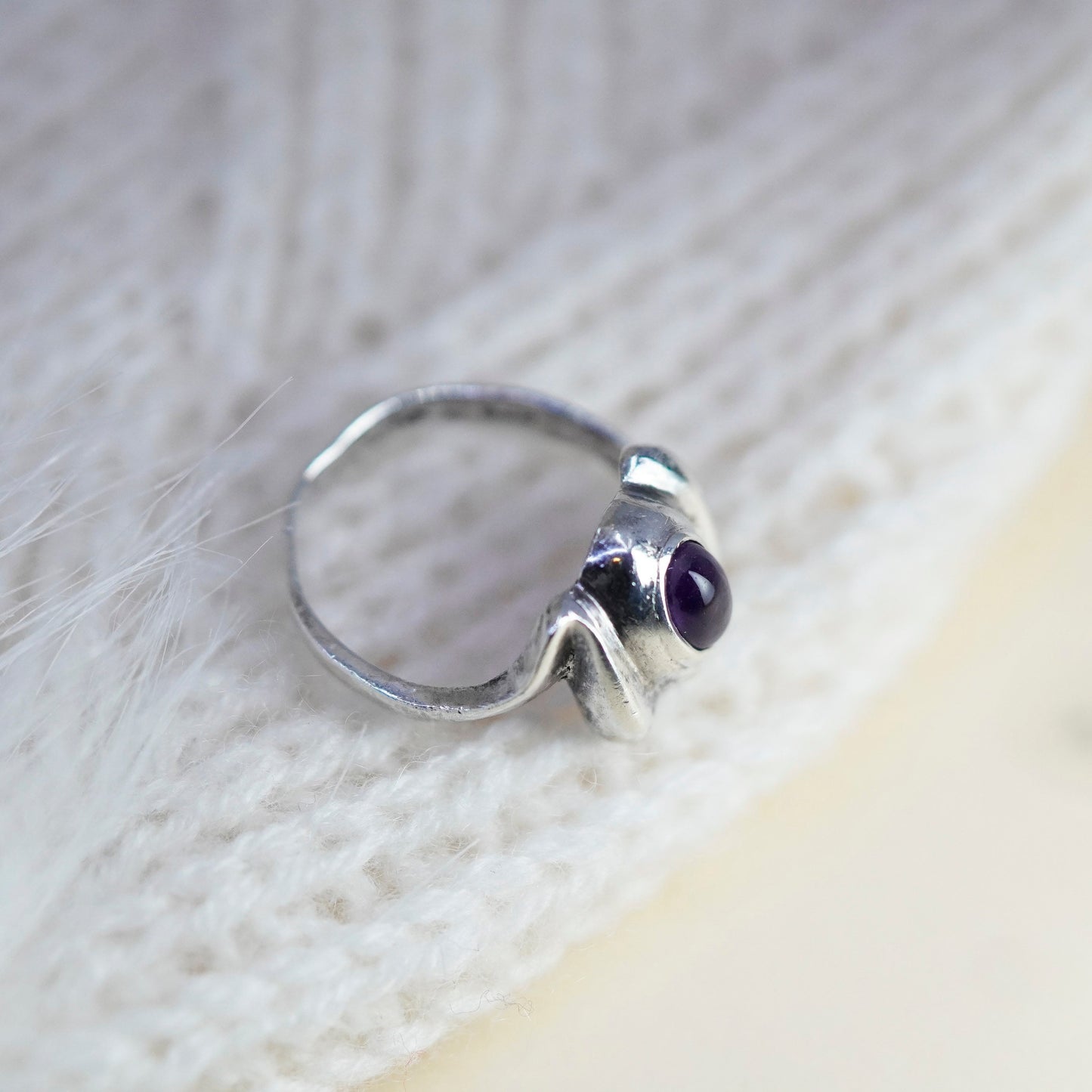 Size 4, vintage Sterling 925 silver handmade ring with amethyst