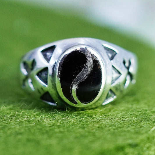 Size 8.5, vintage Sterling 925 silver handmade yin yang ring with onyx