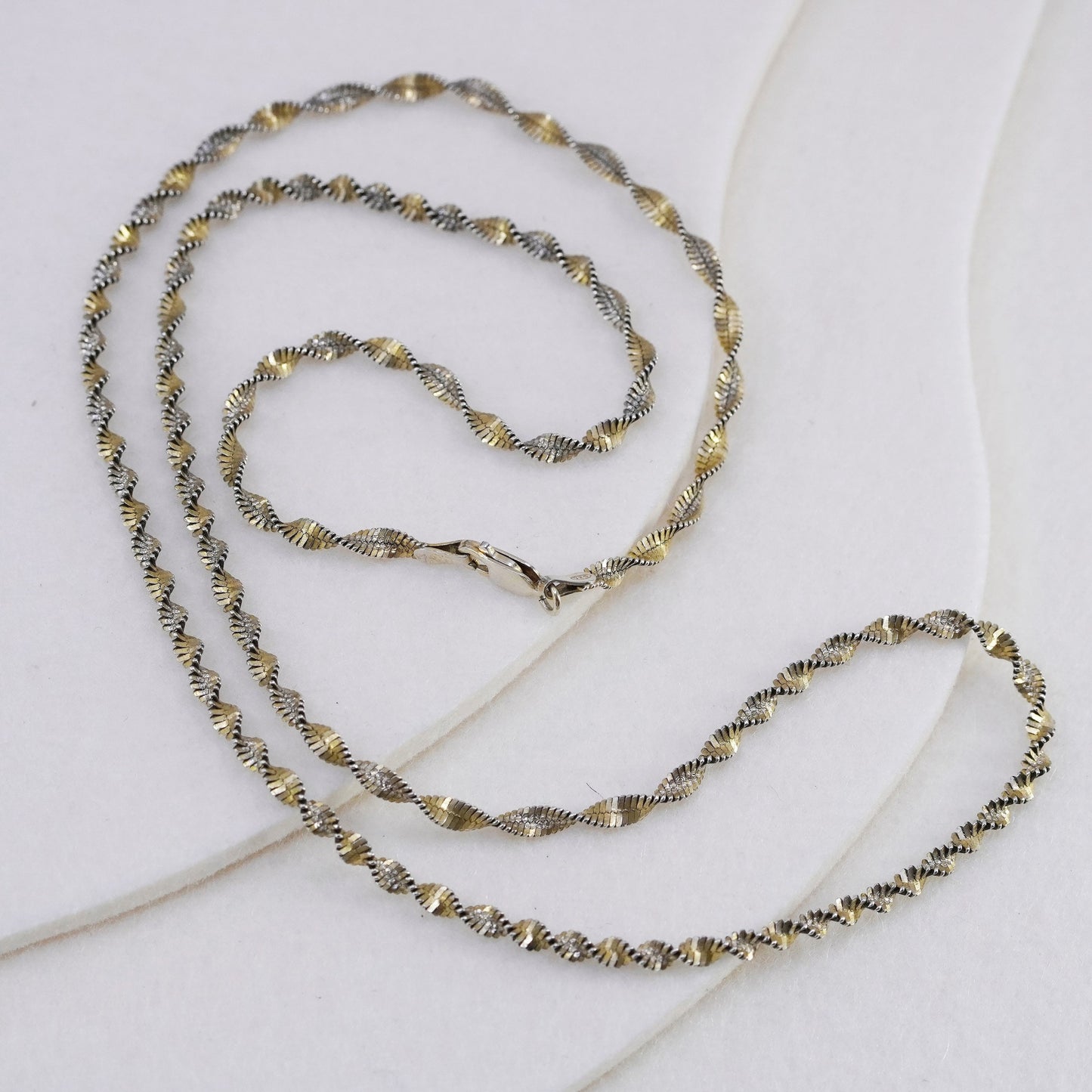 20”, vtg Italy vermeil gold over Sterling 925 silver herringbone chain necklace