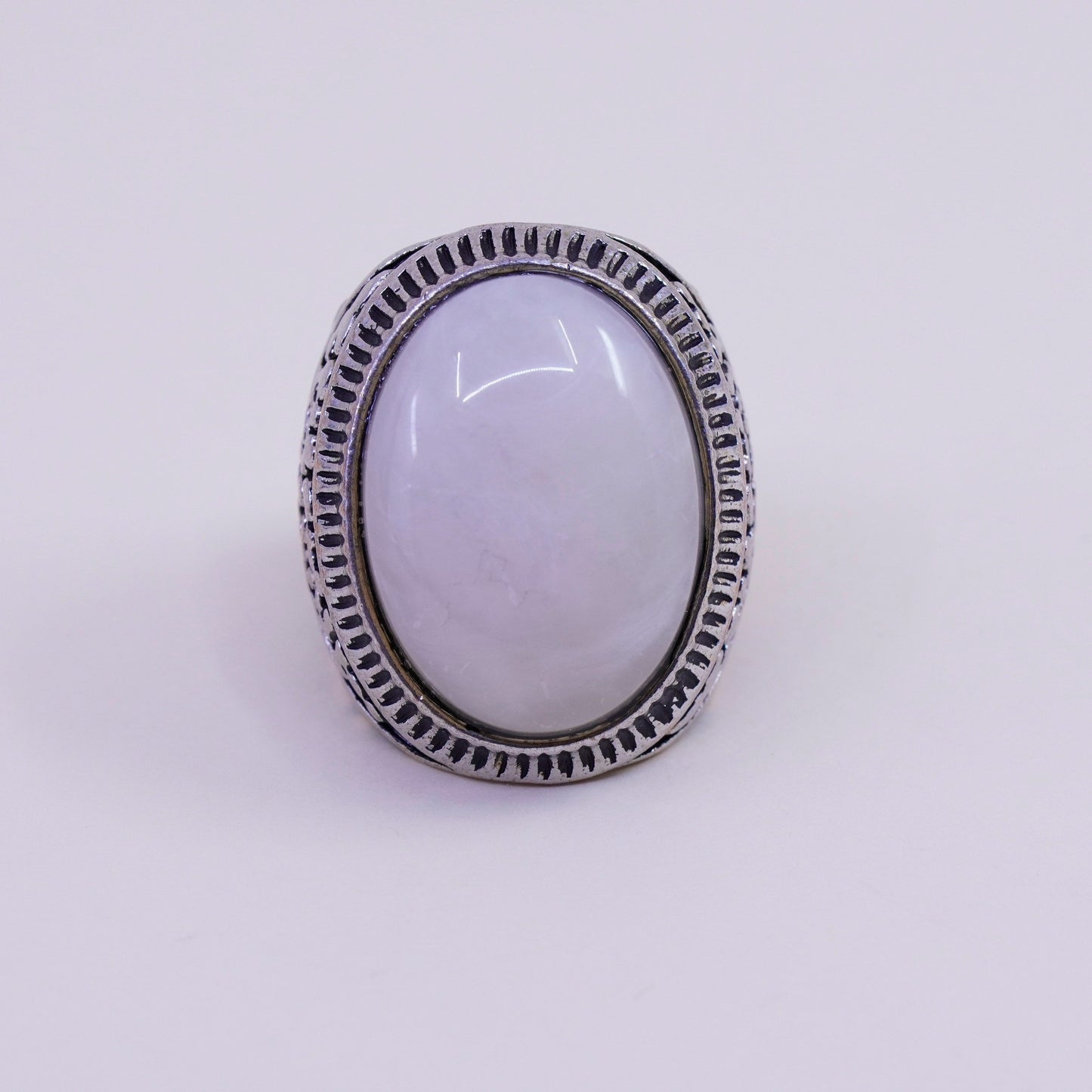 Size 7, vintage modern silver tone ring w/ moonstone