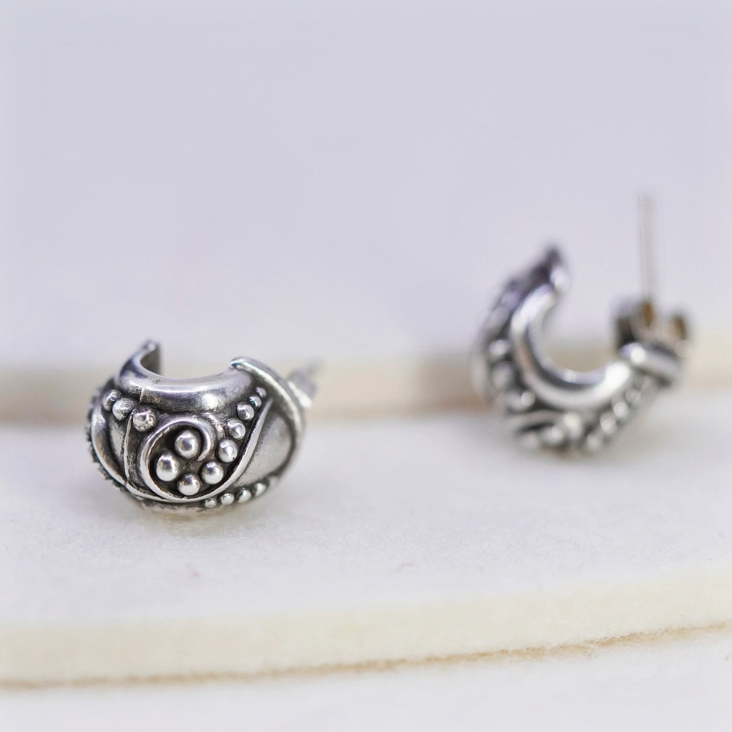 0.5”, vintage Bali Sterling 925 Silver Hoop Pierced studs Earrings with beads