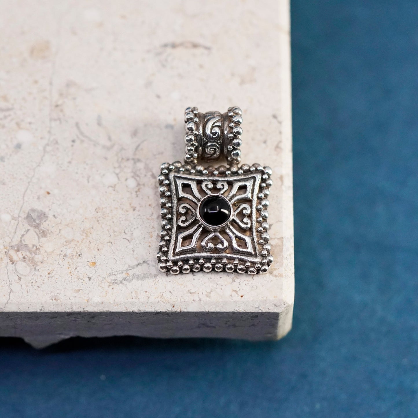 Vintage Sterling 925 silver handmade square filigree pendant with onyx