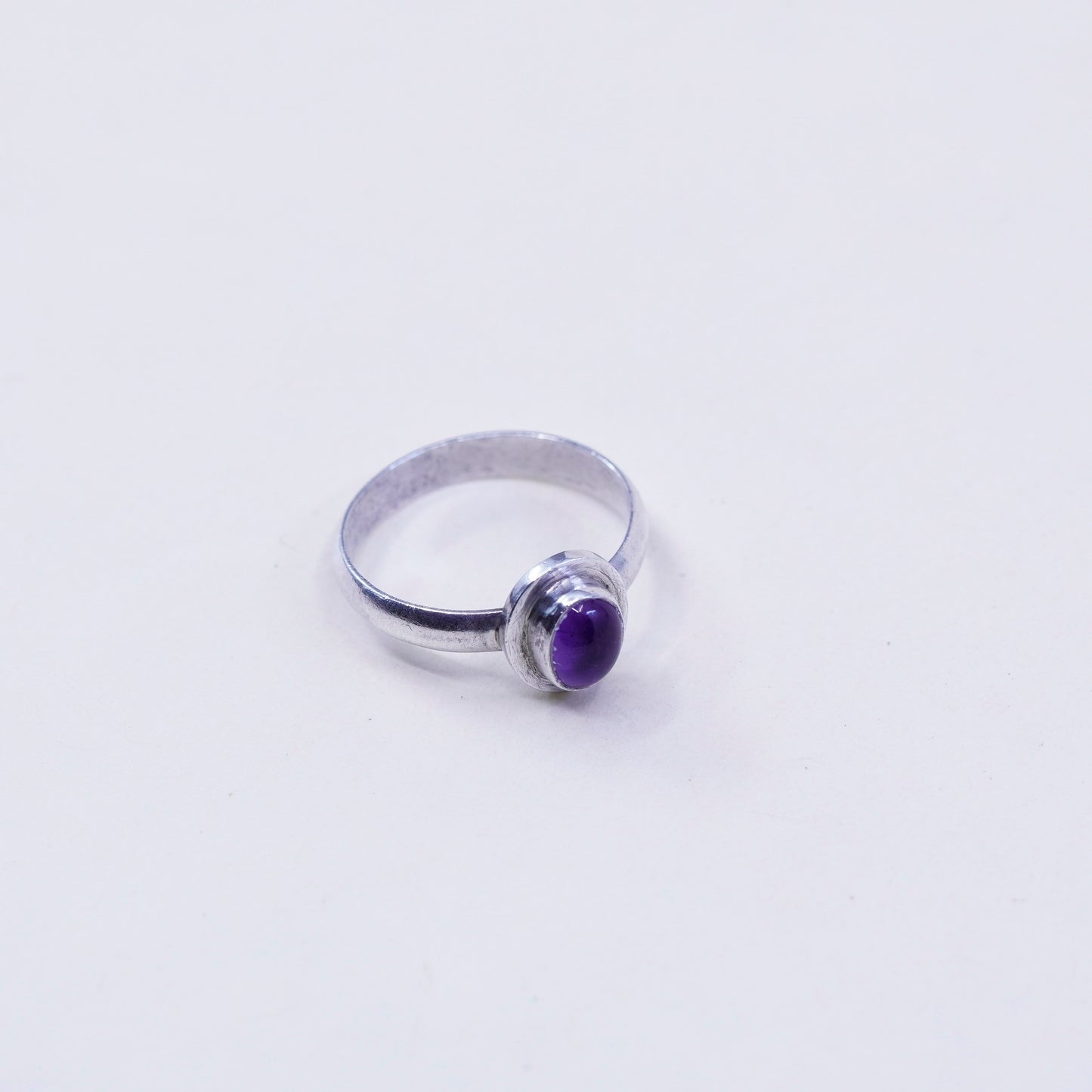 Size 7.5, vintage Sterling 925 silver handmade cocktail ring with amethyst