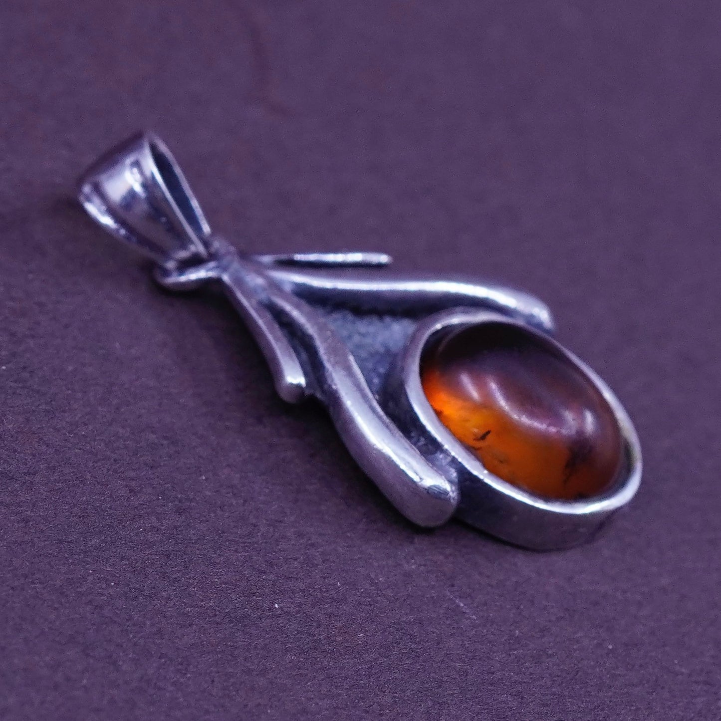 Vintage Sterling 925 silver handmade pendant with oval Amber