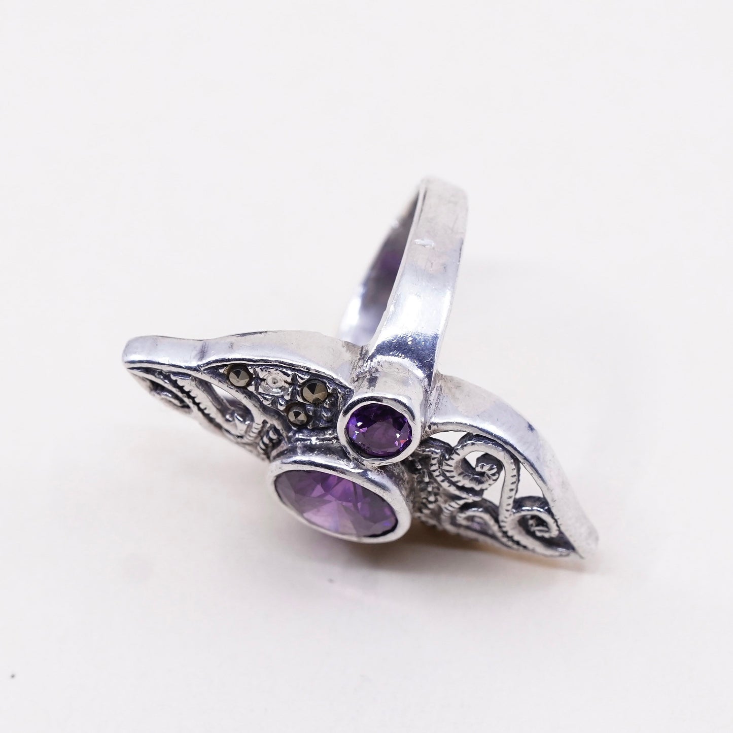 Size 5.5, vtg sterling silver handmade ring, 925 with amethyst and marcasite