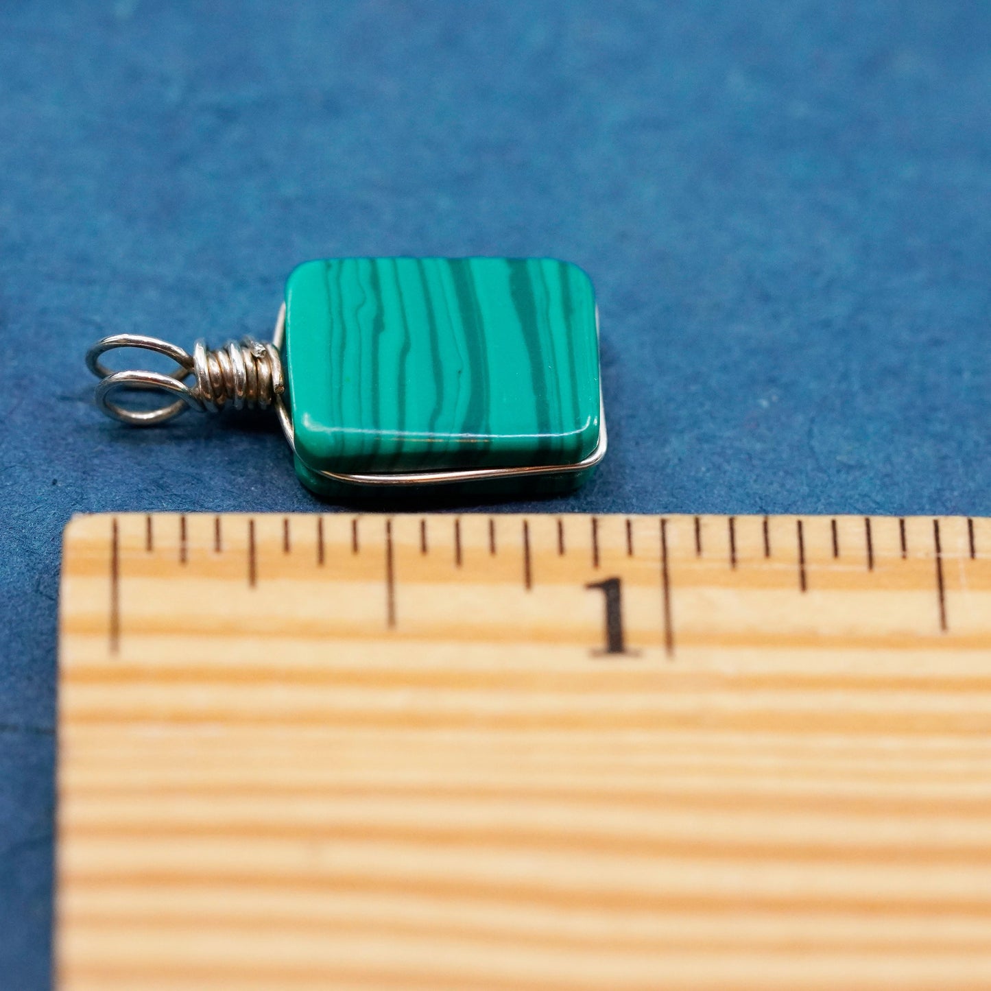 Vintage Sterling 925 silver handmade pendant with rectangular malachite stone