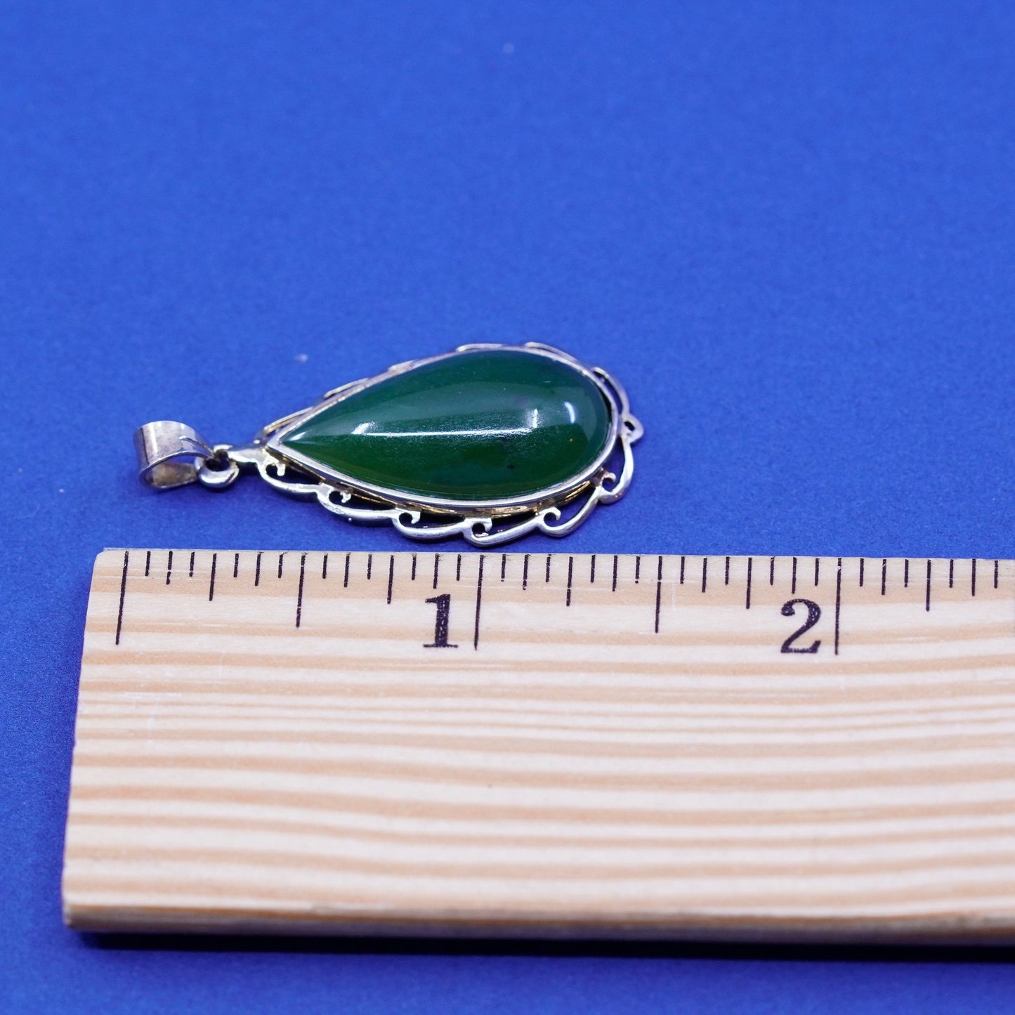 vtg Sterling 925 silver handmade pendant with teardrop jade N filigree trim