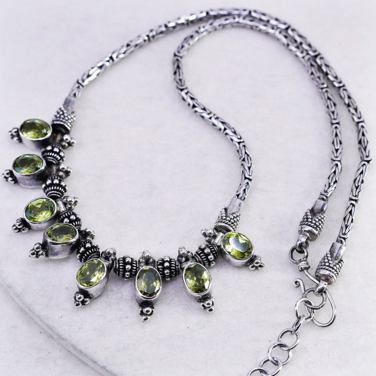 17+2” southwestern Sterling 925 silver bold birdcage Byzantine necklace peridot