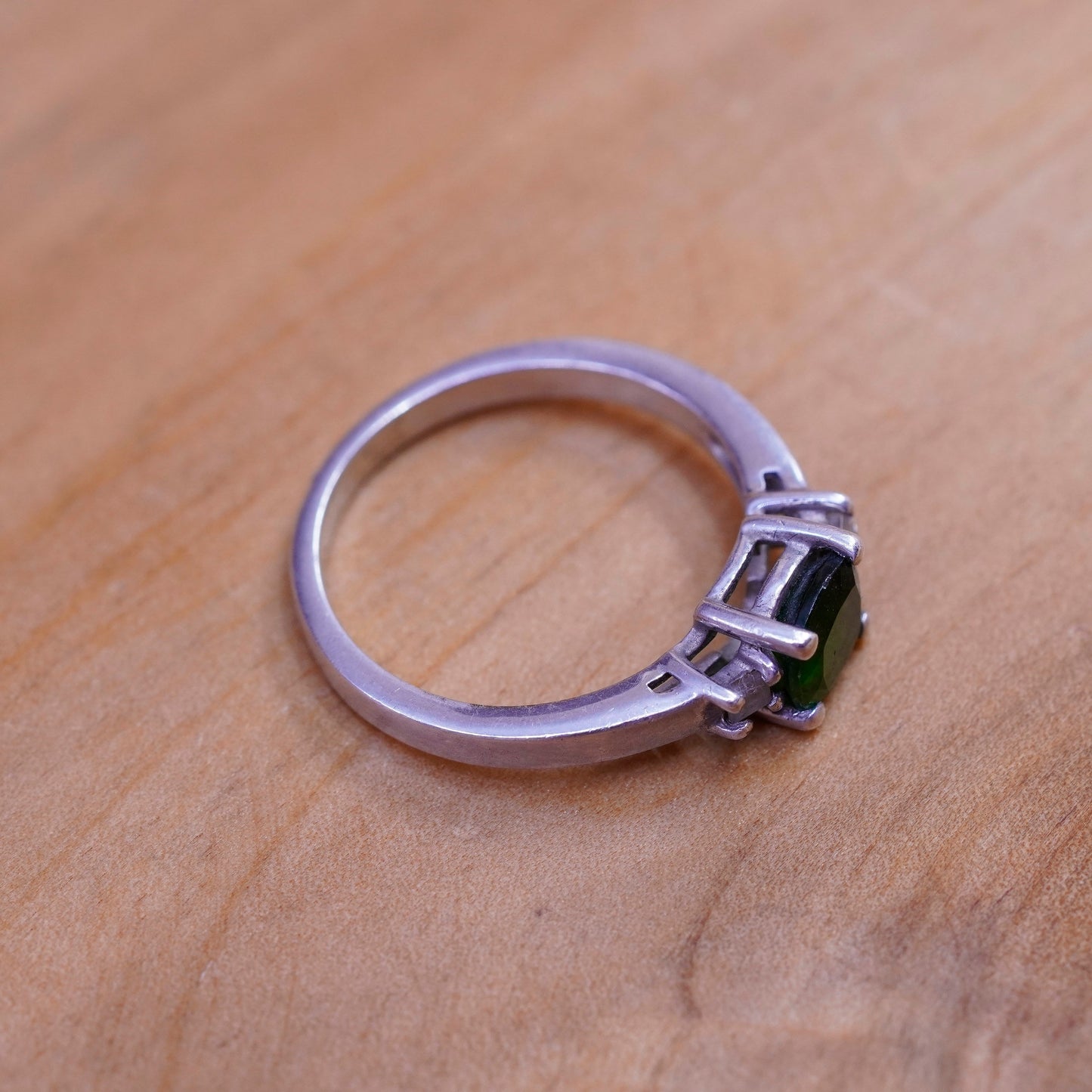 Size 7.25, vintage Sterling 925 silver handmade ring with peridot and cz