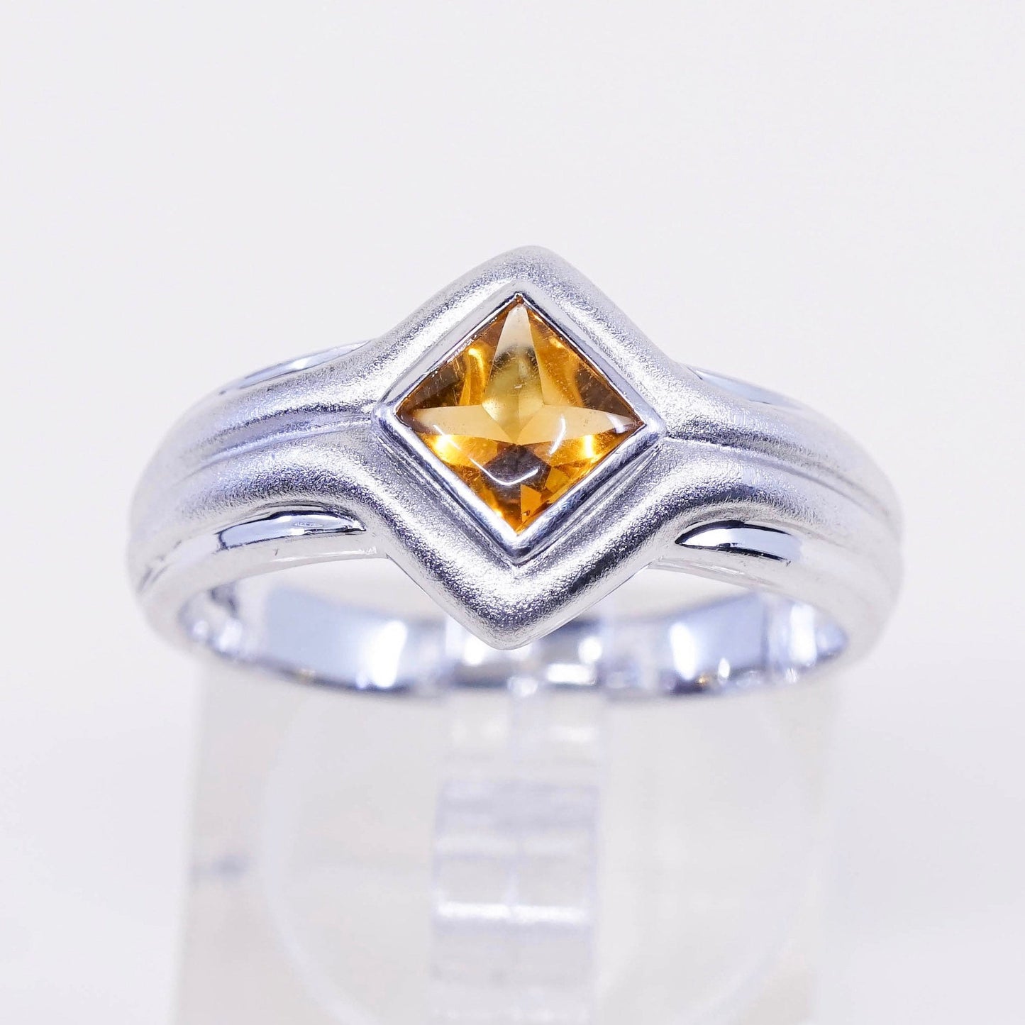sz 9, vintage Sterling silver handmade ring, ribbed 925 band with citrine