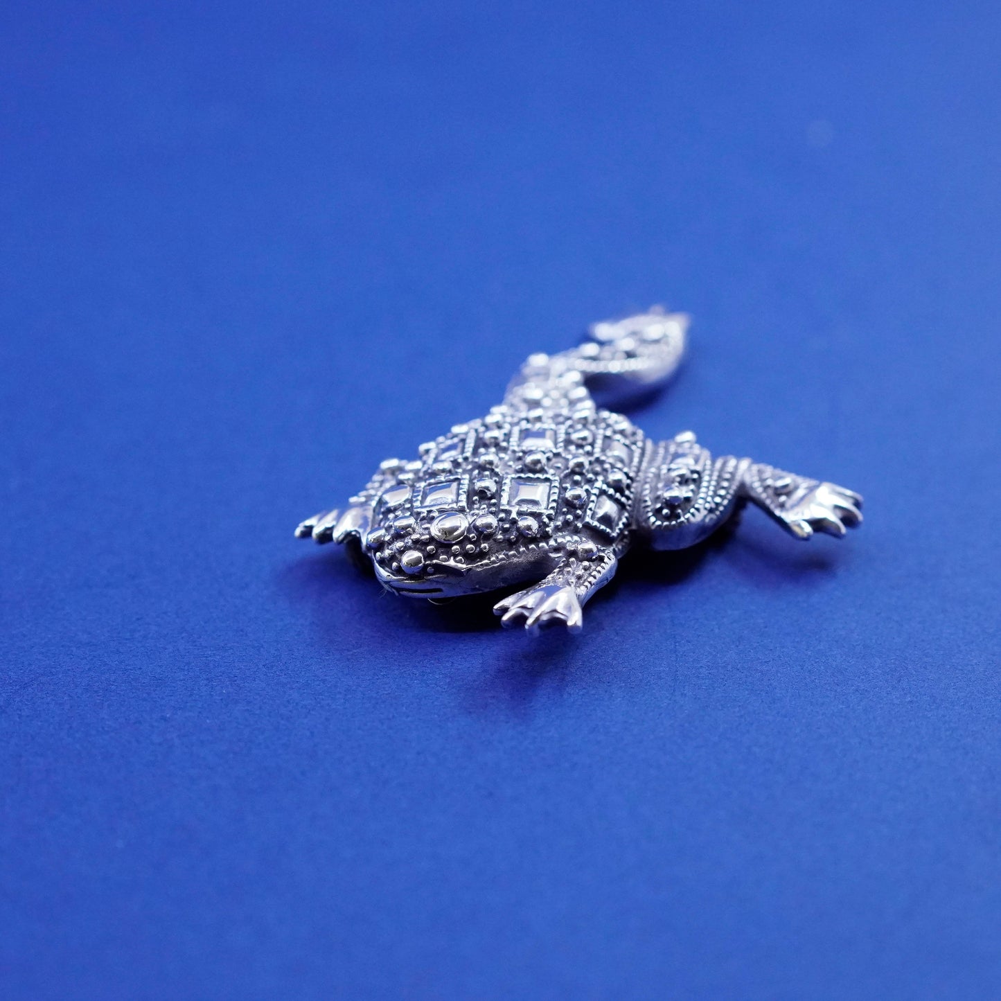 Vintages sterling silver handmade brooch, beaded 925 frog pendant