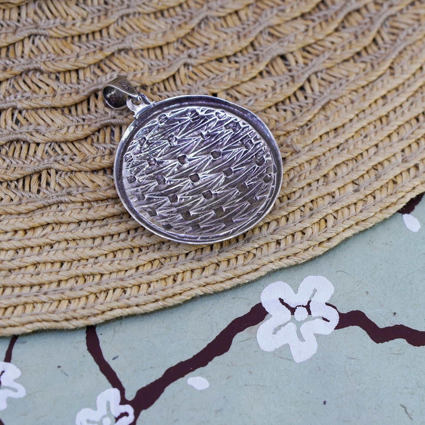 Vintage Sterling silver pendant, 925 circle with wired texture