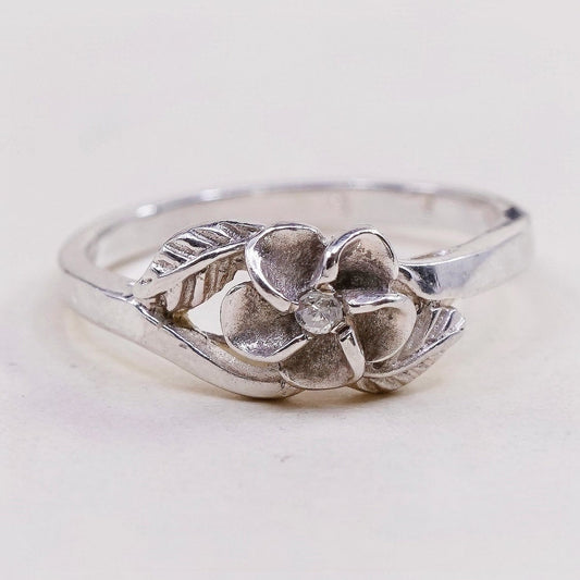 sz 7.5, vtg sterling silver flower with leaves crystal ring, 925 silver ring